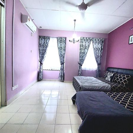 E&A Homestay Klia/ Sepang/ Nilai Exterior foto