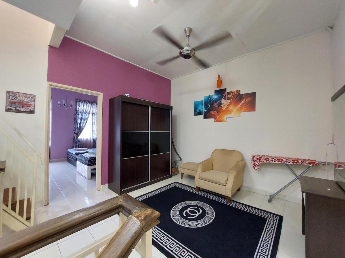E&A Homestay Klia/ Sepang/ Nilai Exterior foto