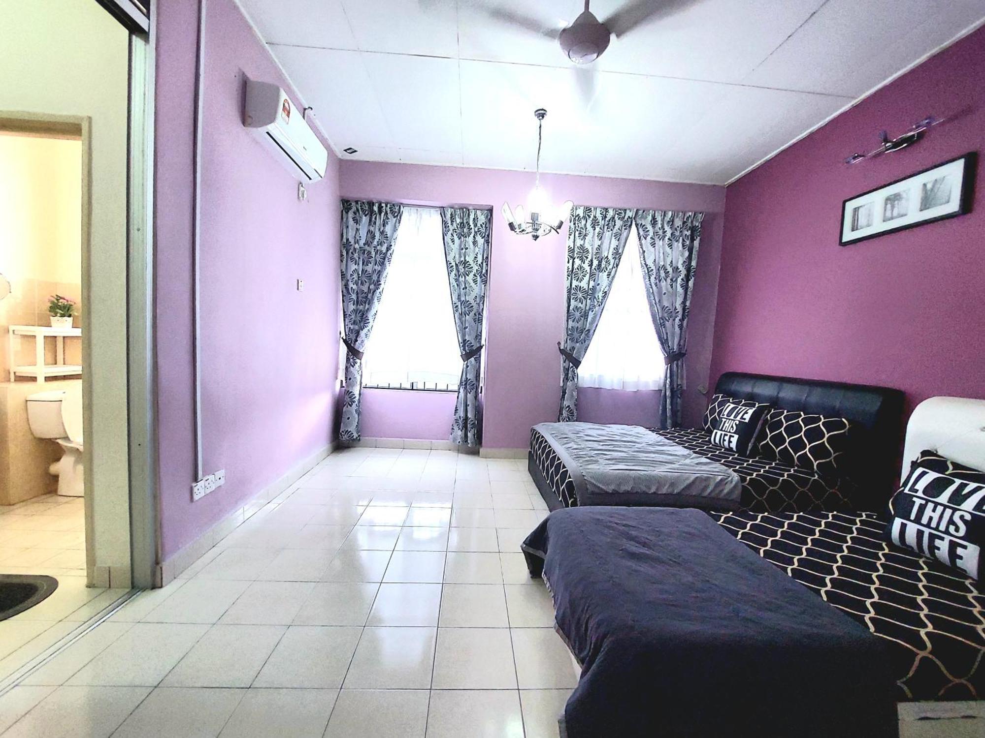 E&A Homestay Klia/ Sepang/ Nilai Exterior foto