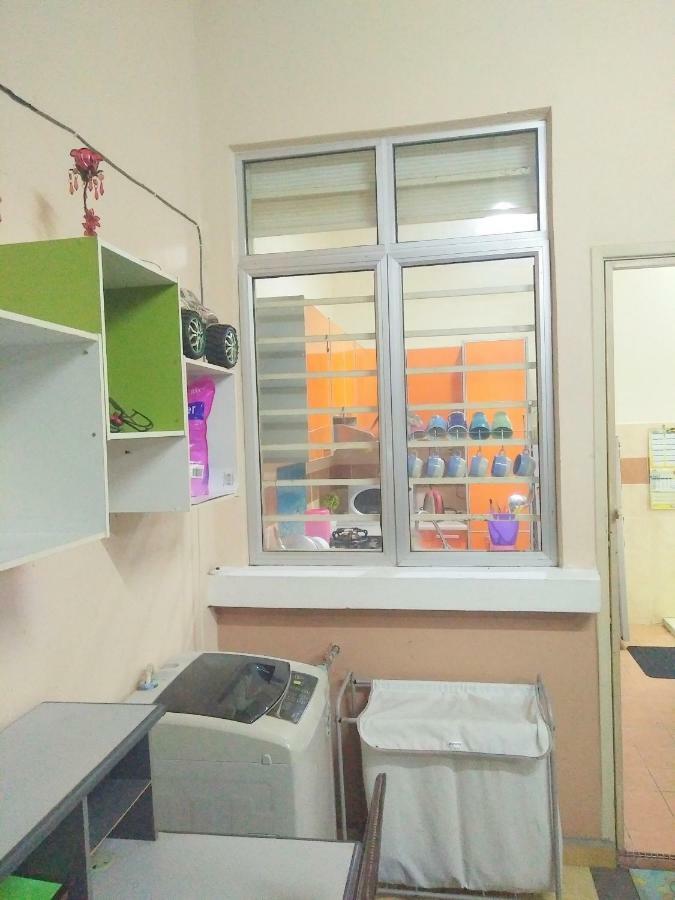 E&A Homestay Klia/ Sepang/ Nilai Exterior foto